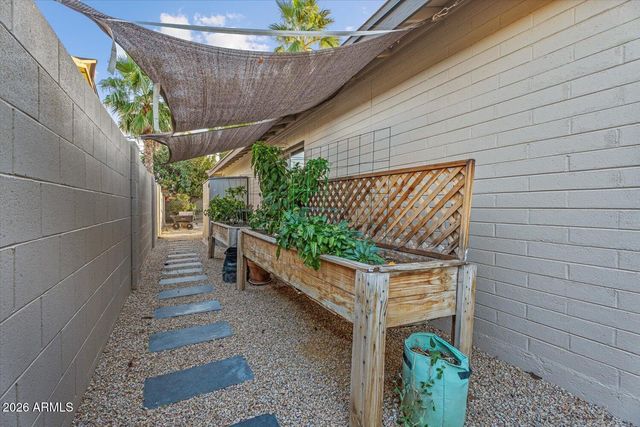 8543 E JACKRABBIT Road, Scottsdale, AZ 85250