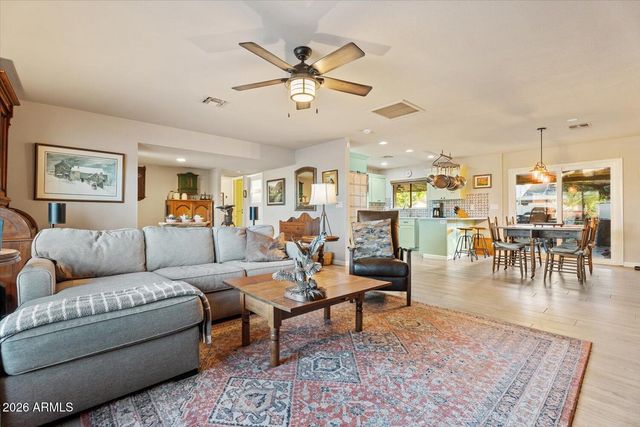 8543 E JACKRABBIT Road, Scottsdale, AZ 85250