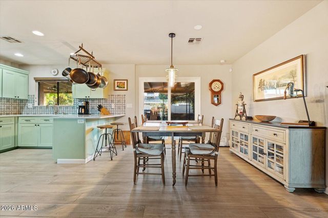 8543 E JACKRABBIT Road, Scottsdale, AZ 85250