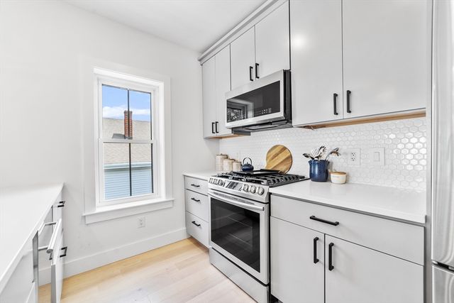 208 Spencer 7, Chelsea, MA 02150