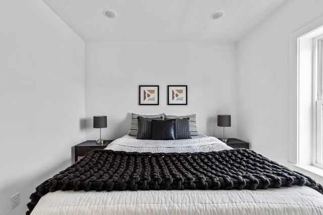 208 Spencer 7, Chelsea, MA 02150
