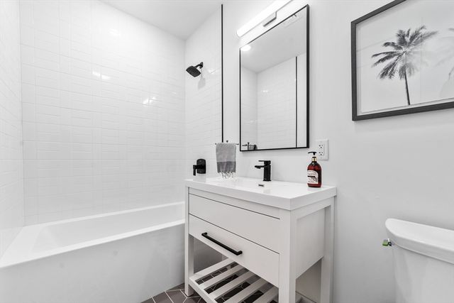 208 Spencer 7, Chelsea, MA 02150