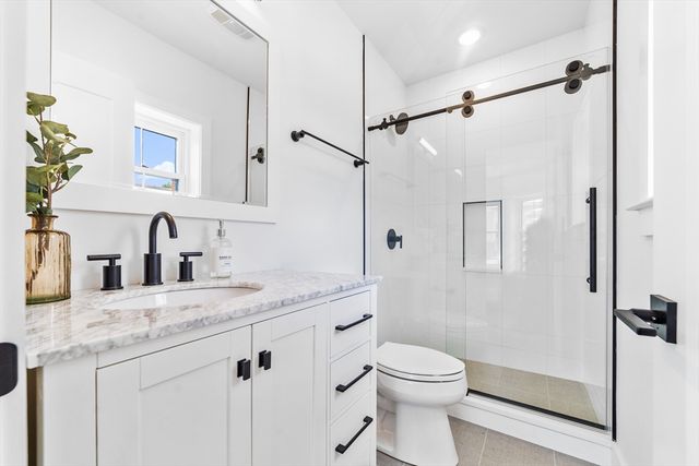 208 Spencer 7, Chelsea, MA 02150