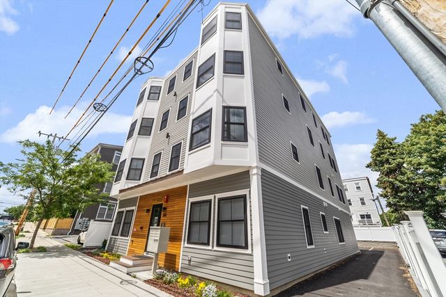 208 Spencer 7, Chelsea, MA 02150