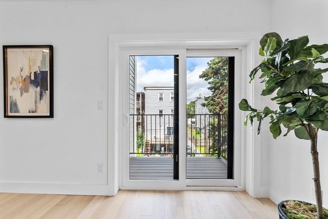 208 Spencer 7, Chelsea, MA 02150