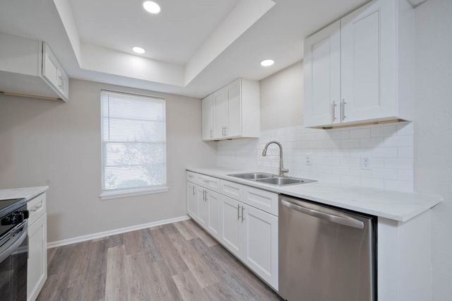 1726 Mermaid Dr, Corpus Christi, TX 78412