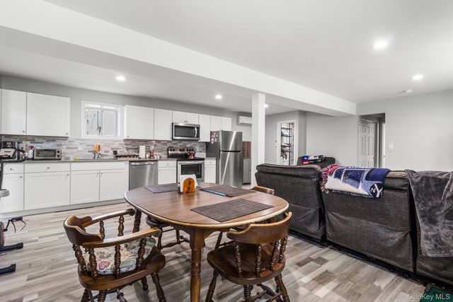 49 Oakdale Avenue, East Patchogue, NY 11772