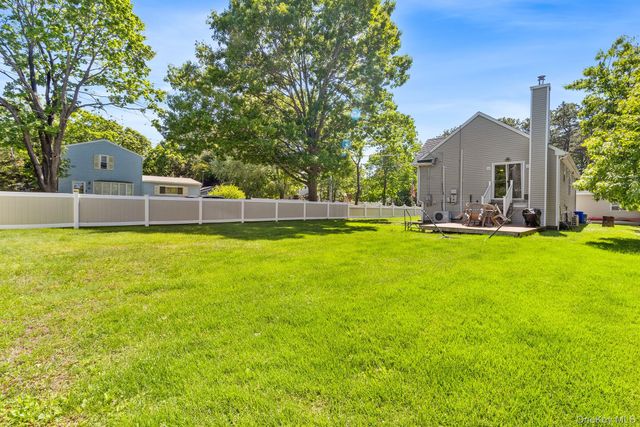 49 Oakdale Avenue, East Patchogue, NY 11772