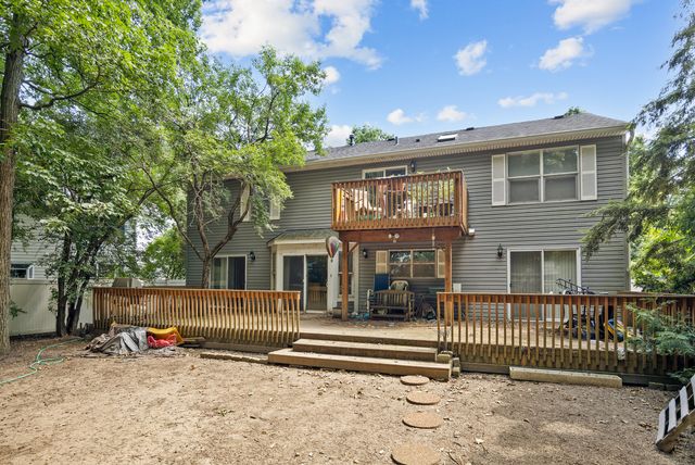 8566 Cedar Street, Fox Lake, IL 60020