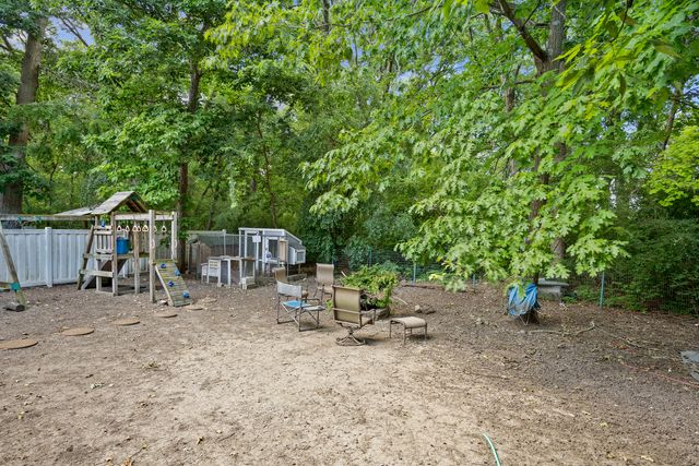 8566 Cedar Street, Fox Lake, IL 60020