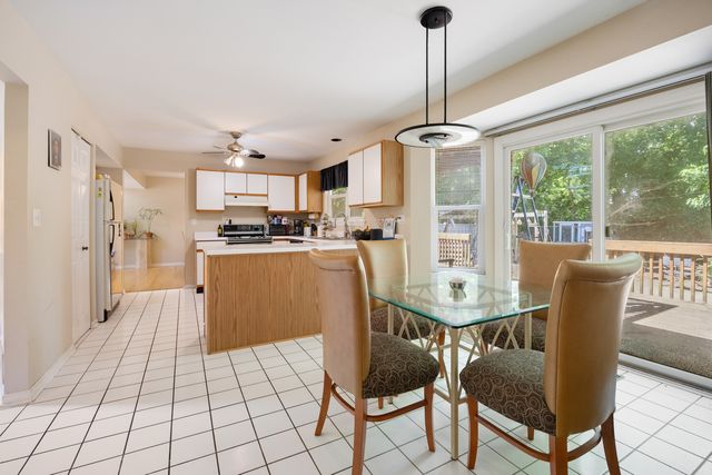 8566 Cedar Street, Fox Lake, IL 60020