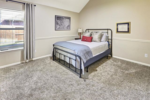 2911 Amber Hill Trail, Pearland, TX 77581