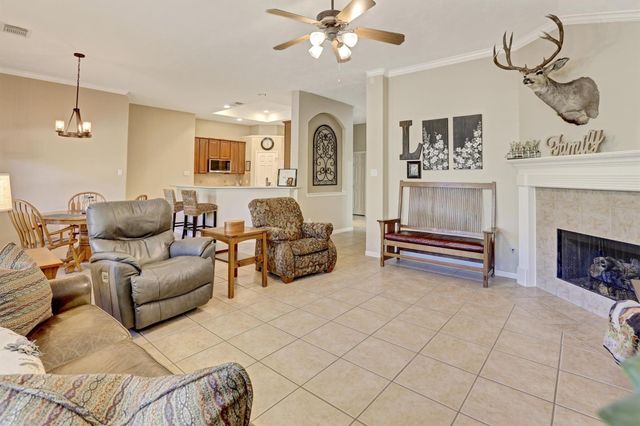 2911 Amber Hill Trail, Pearland, TX 77581