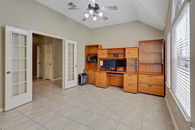 2911 Amber Hill Trail, Pearland, TX 77581