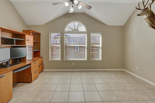 2911 Amber Hill Trail, Pearland, TX 77581