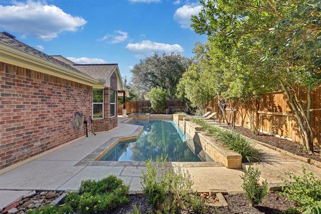 2911 Amber Hill Trail, Pearland, TX 77581