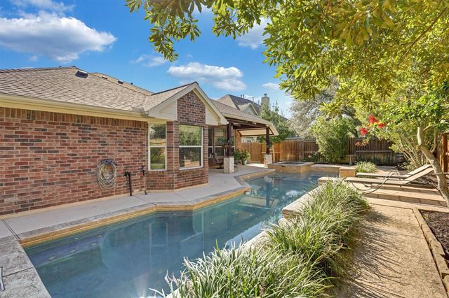 2911 Amber Hill Trail, Pearland, TX 77581