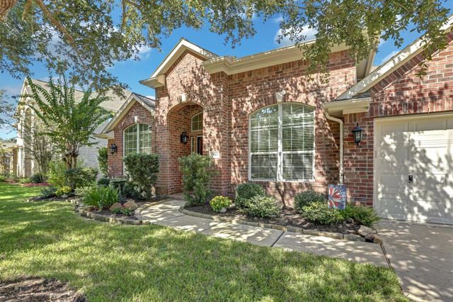 2911 Amber Hill Trail, Pearland, TX 77581