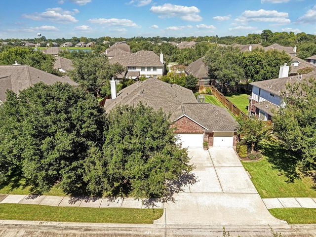 2911 Amber Hill Trail, Pearland, TX 77581