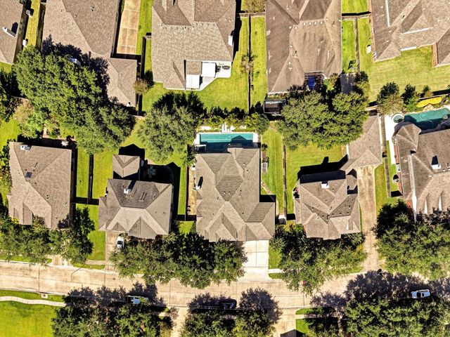 2911 Amber Hill Trail, Pearland, TX 77581