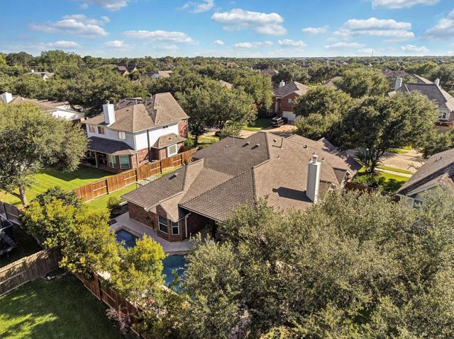 2911 Amber Hill Trail, Pearland, TX 77581