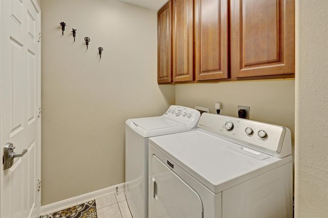 2911 Amber Hill Trail, Pearland, TX 77581