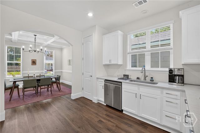 706 W 44th Street, Savannah, GA 31405