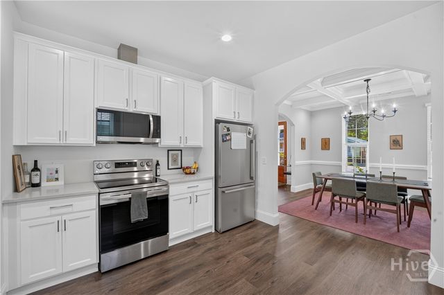 706 W 44th Street, Savannah, GA 31405