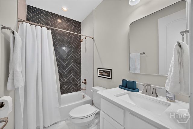 706 W 44th Street, Savannah, GA 31405