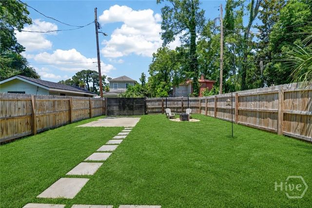 706 W 44th Street, Savannah, GA 31405
