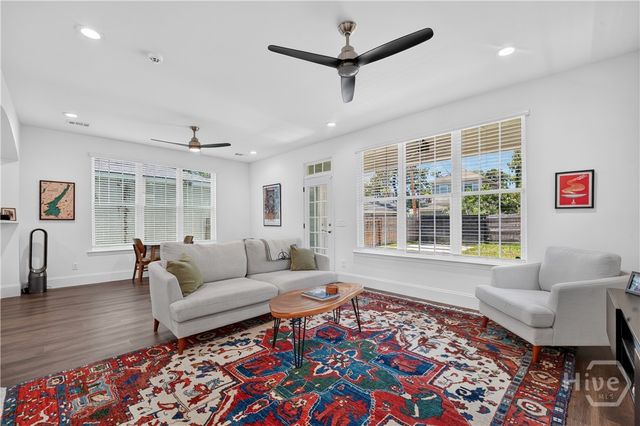 706 W 44th Street, Savannah, GA 31405