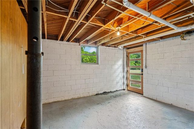 1679 Seayes Road SW, Mableton, GA 30126