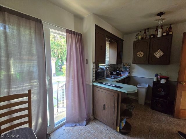 19403 Ridgewood Avenue, Warrensville Heights, OH 44122