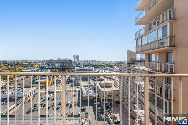 2150 Center Avenue 16A, Fort Lee, NJ 07024