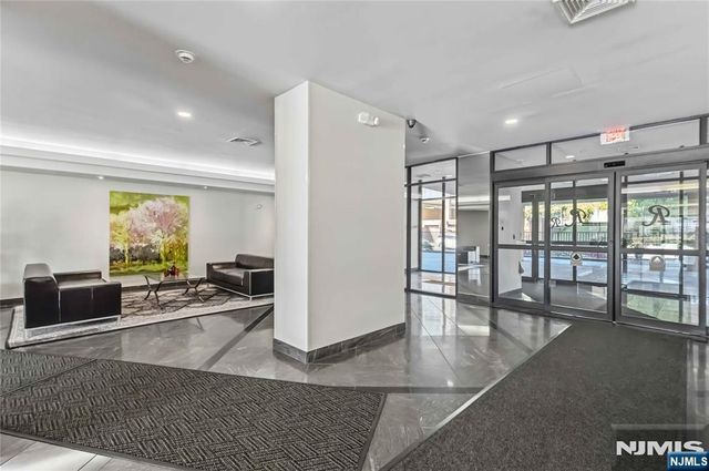 2150 Center Avenue 16A, Fort Lee, NJ 07024