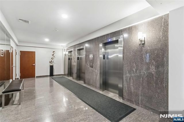 2150 Center Avenue 16A, Fort Lee, NJ 07024