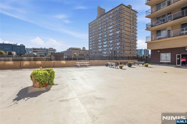 2150 Center Avenue 16A, Fort Lee, NJ 07024
