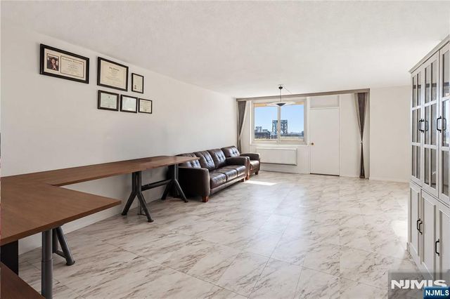 2150 Center Avenue 16A, Fort Lee, NJ 07024