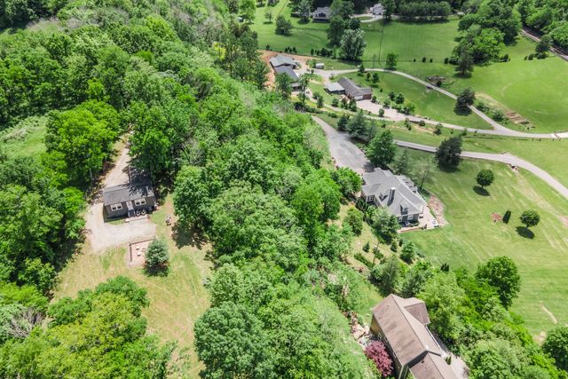 5594 Carters Creek Pike, Thompsons Station, TN 37179