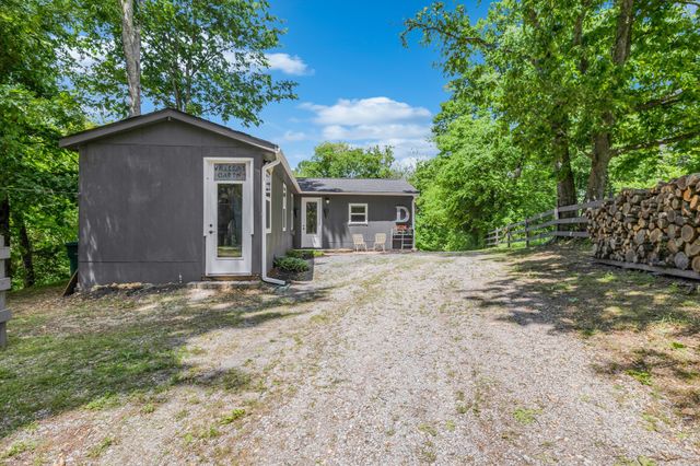 5594 Carters Creek Pike, Thompsons Station, TN 37179