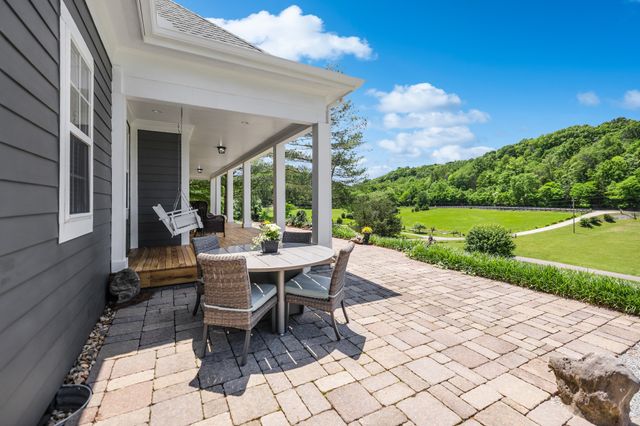 5594 Carters Creek Pike, Thompsons Station, TN 37179