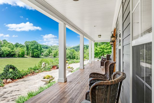 5594 Carters Creek Pike, Thompsons Station, TN 37179