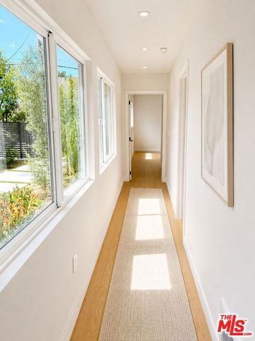 2252 Gloaming Way, Los Angeles, CA 90210