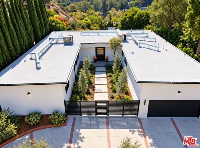 2252 Gloaming Way, Los Angeles, CA 90210