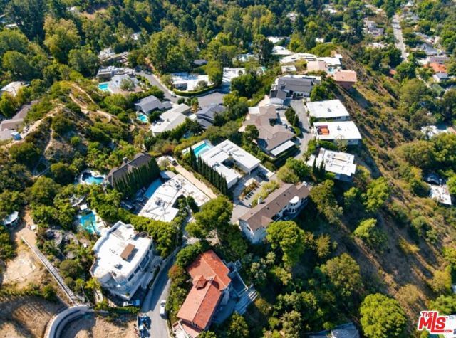 2252 Gloaming Way, Los Angeles, CA 90210