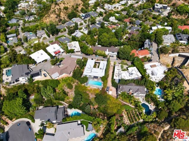 2252 Gloaming Way, Los Angeles, CA 90210