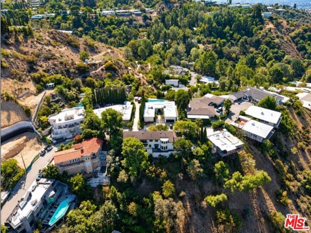 2252 Gloaming Way, Los Angeles, CA 90210