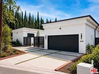 2252 Gloaming Way, Los Angeles, CA 90210