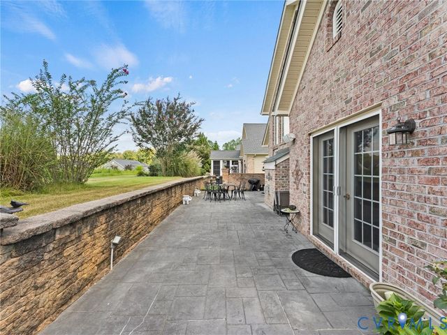 5530 Villa Green Dr, Providence Forge, VA 23140