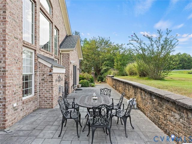 5530 Villa Green Dr, Providence Forge, VA 23140